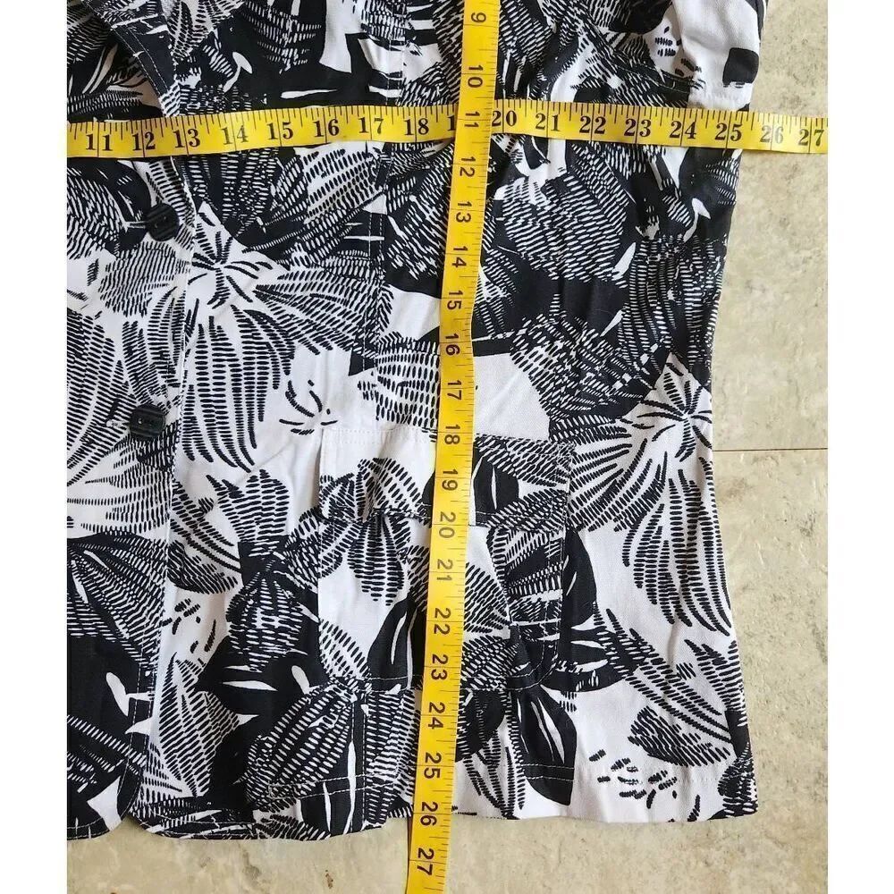 J5  Coldwater Creek Black and white floral jacket - Picture 13 of 15